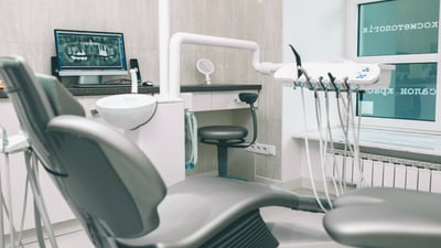Why the Best Associate Dentists Think Like Entrepreneurs, Not Employees